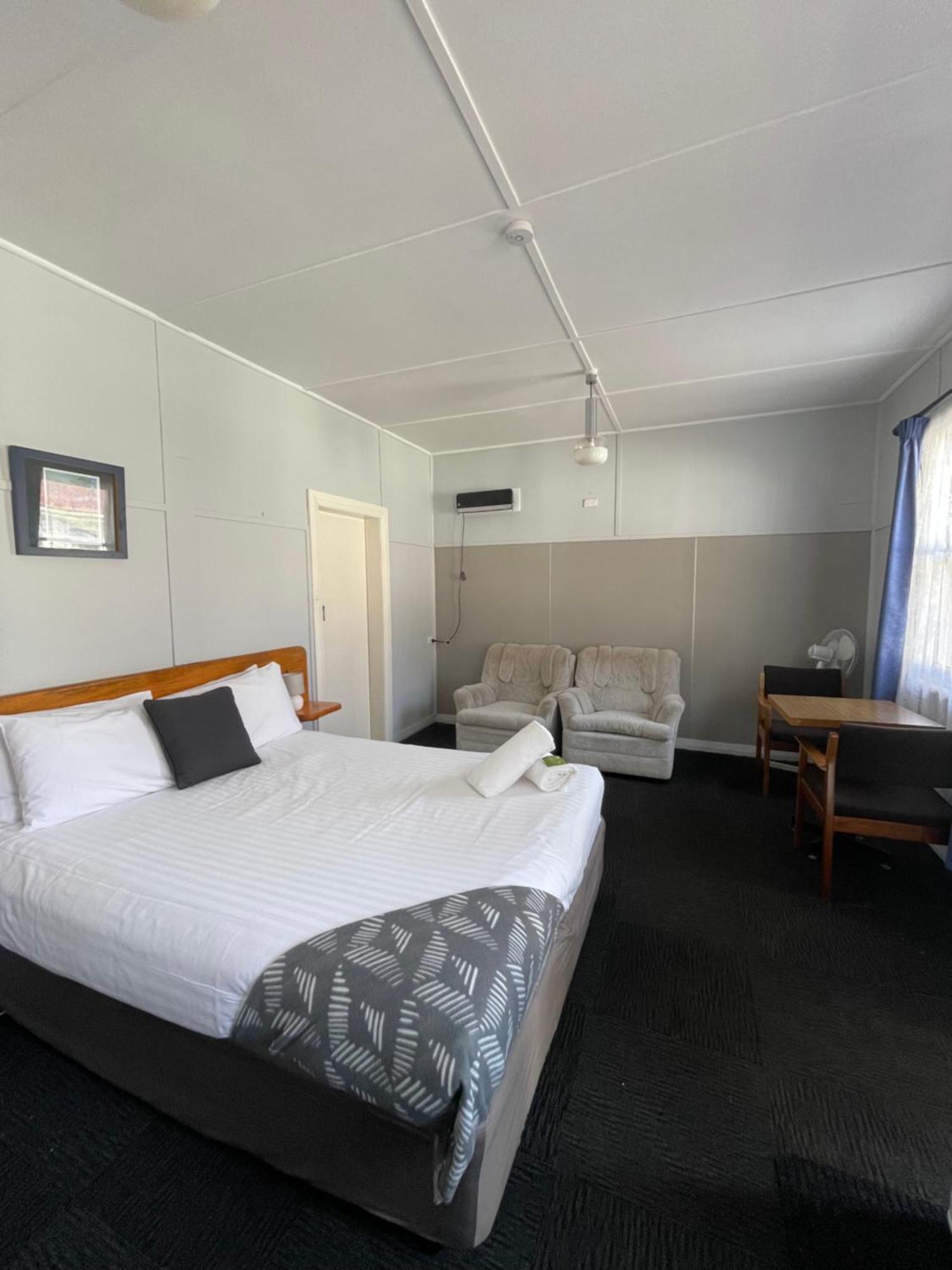 Mountain View Motel Queenstown Exterior photo
