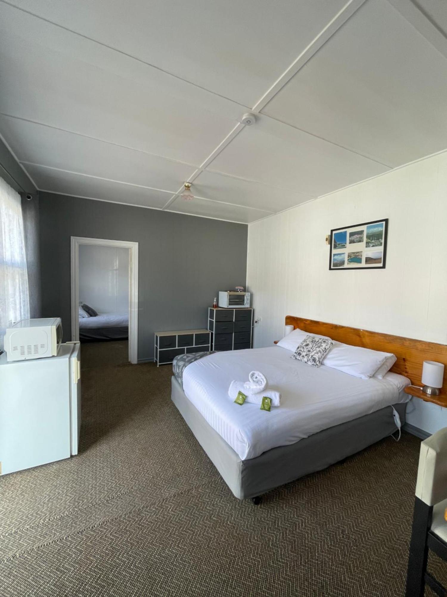 Mountain View Motel Queenstown Exterior photo