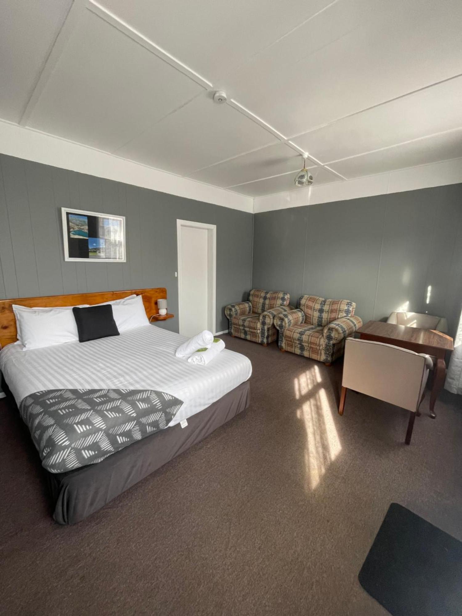 Mountain View Motel Queenstown Exterior photo