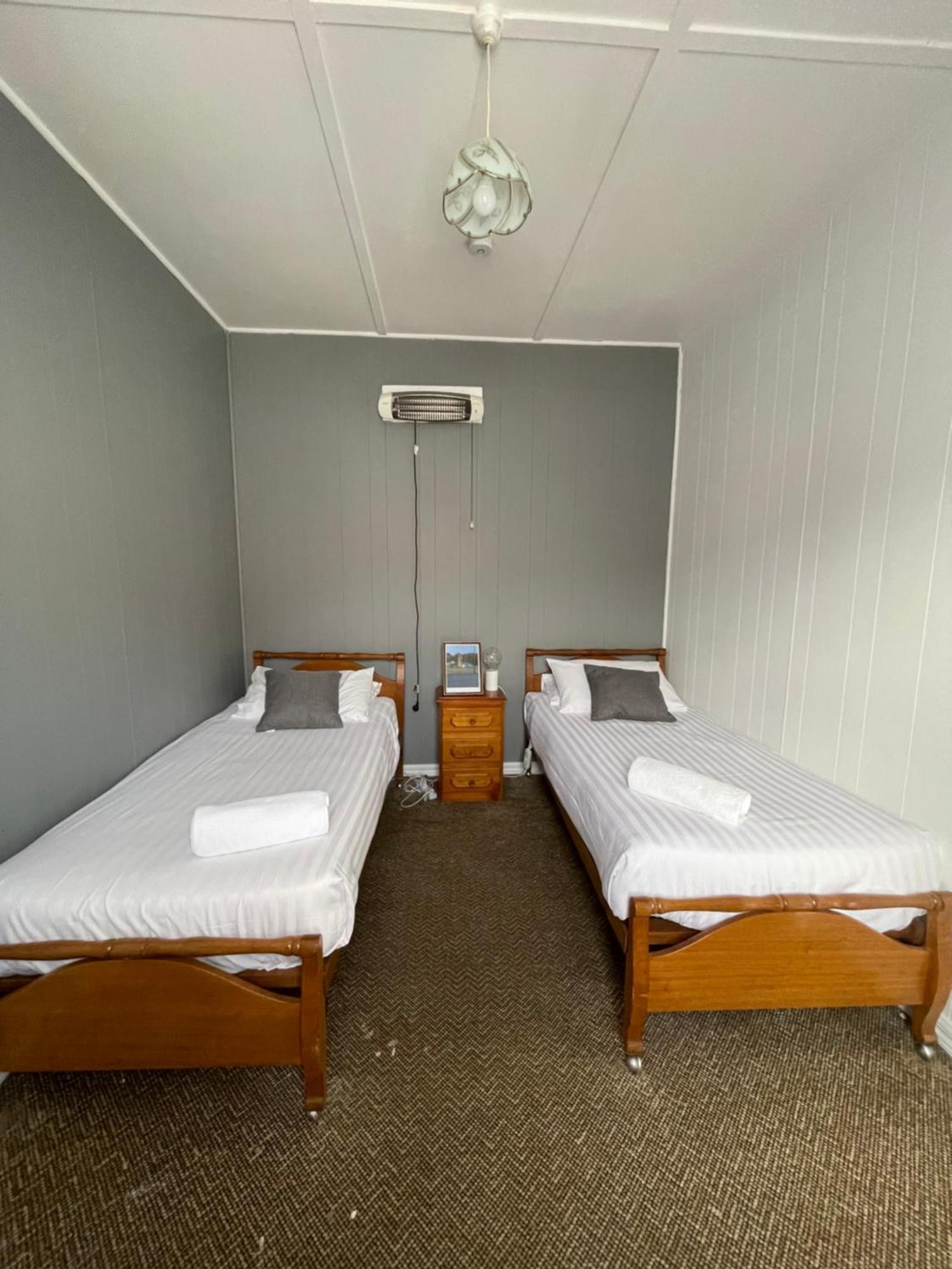 Mountain View Motel Queenstown Exterior photo