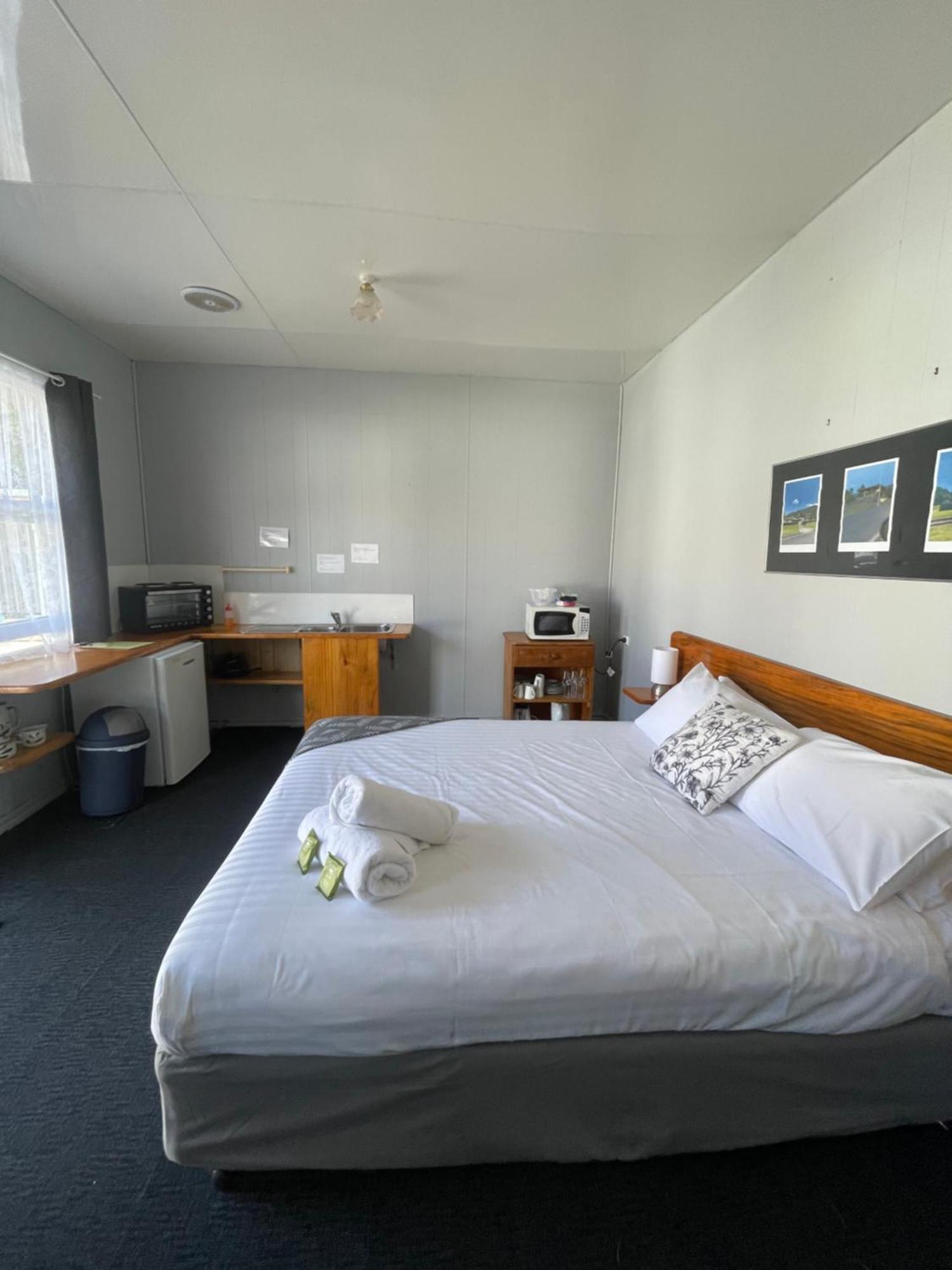 Mountain View Motel Queenstown Exterior photo